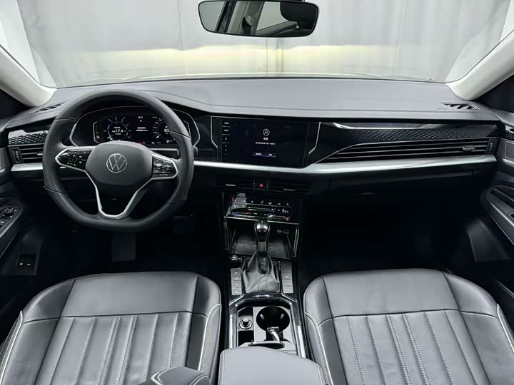 Фото 6 - Volkswagen Passat Hybrid