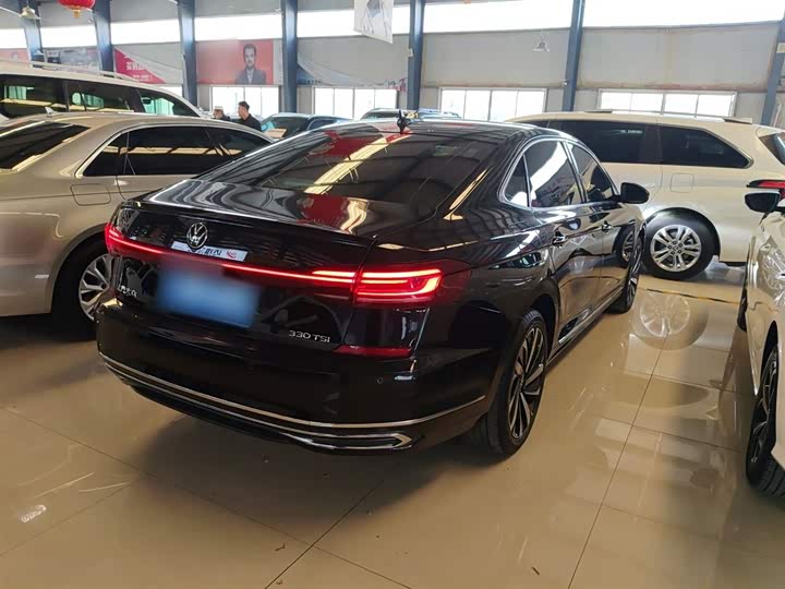 Фото 7 - Volkswagen Passat