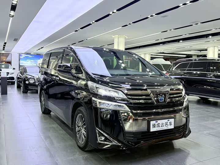 Фото 3 - Toyota Vellfire