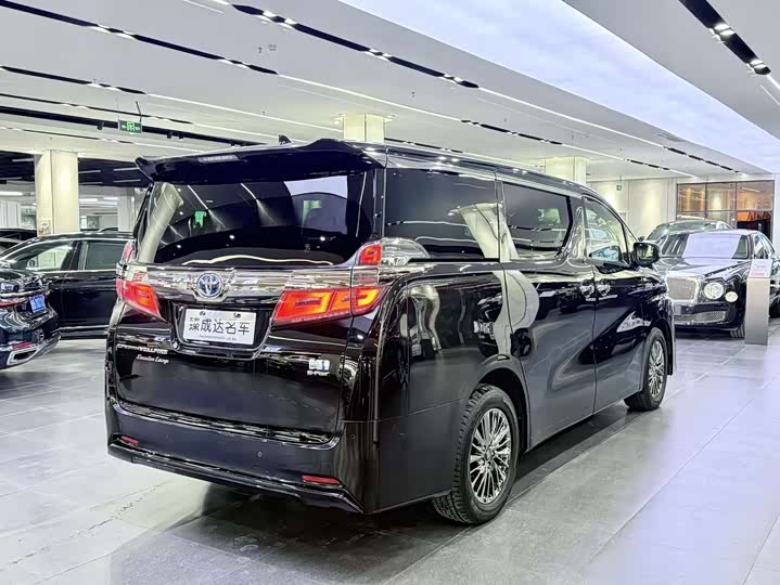 Фото 6 - Toyota Vellfire