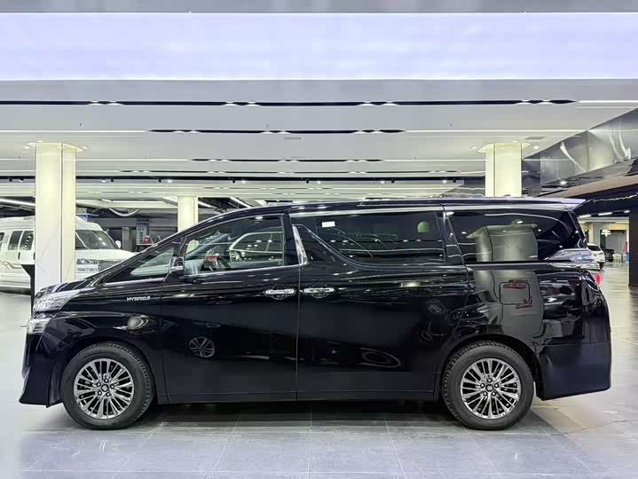 Фото 7 - Toyota Vellfire