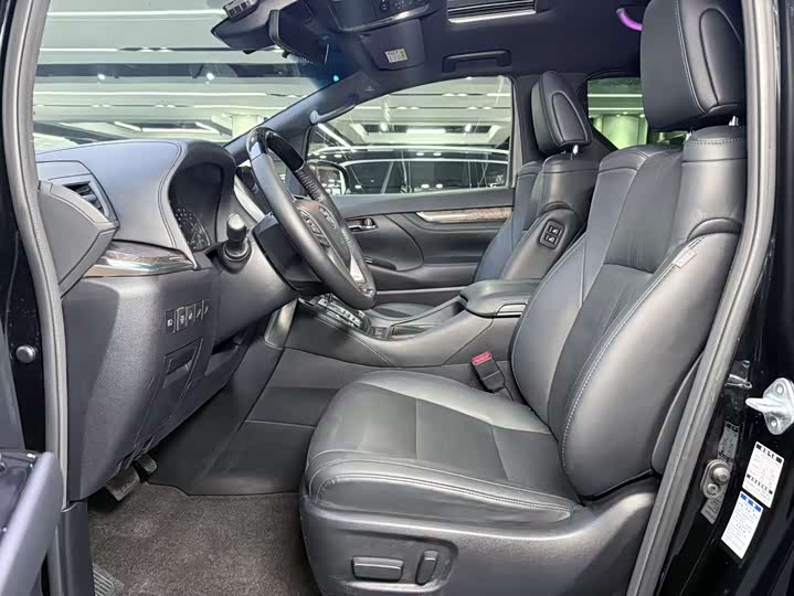 Фото 9 - Toyota Vellfire