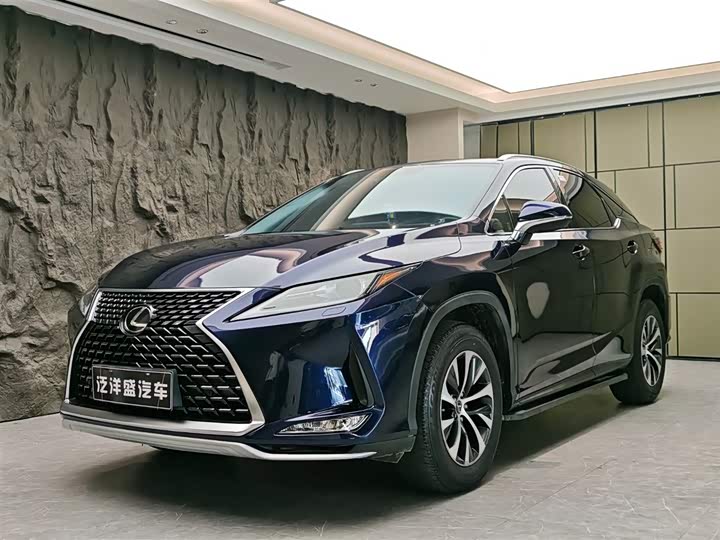 Фото 1 - Lexus RX