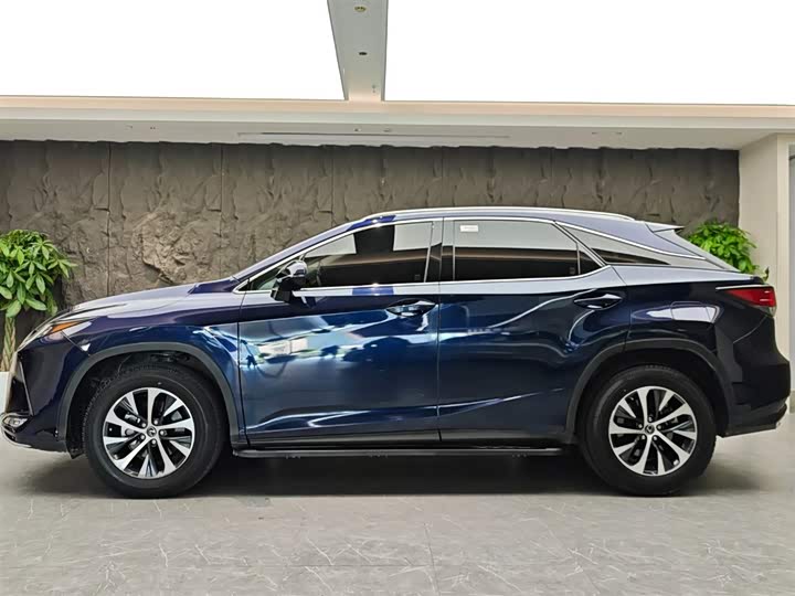 Фото 3 - Lexus RX