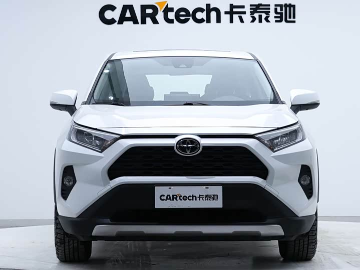 Фото 6 - Toyota RAV4