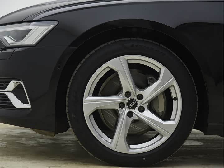 Фото 3 - Audi A6L