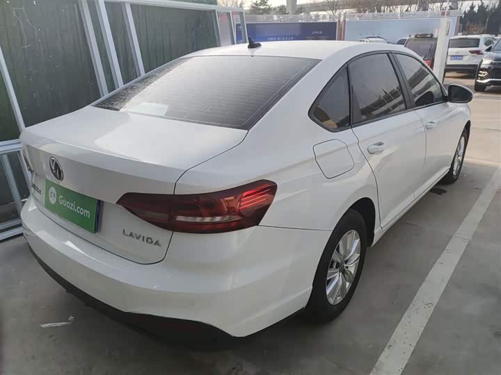 Фото 7 - Volkswagen Lavida