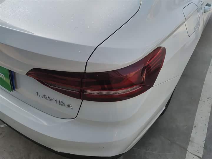 Фото 8 - Volkswagen Lavida