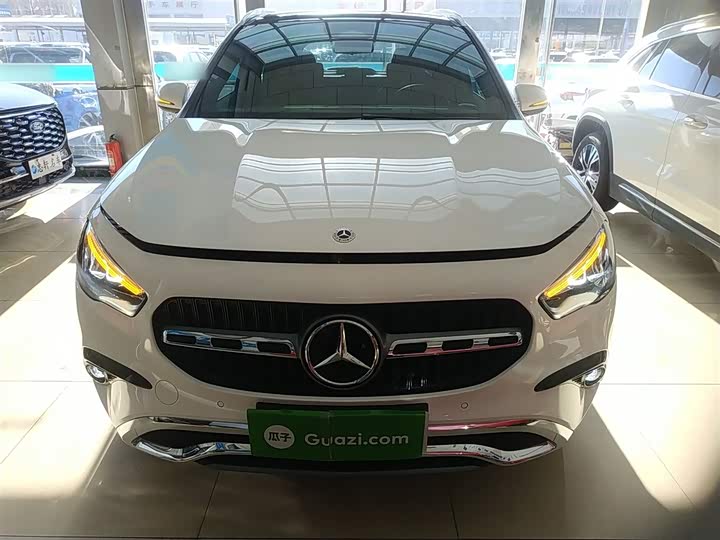 Фото 3 - Mercedes-Benz GLA-Class