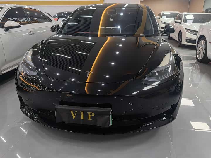 Фото 2 - Tesla Model 3