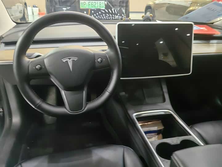 Фото 5 - Tesla Model 3