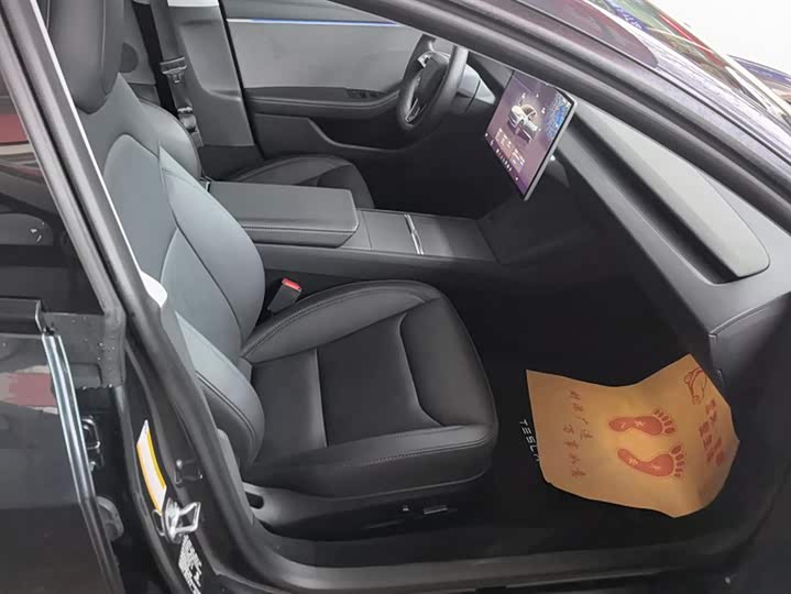 Фото 8 - Tesla Model 3