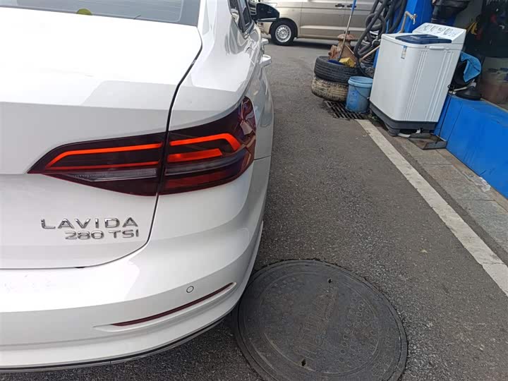 Фото 8 - Volkswagen Lavida