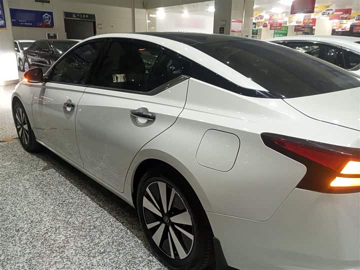 Фото 5 - Nissan Teana