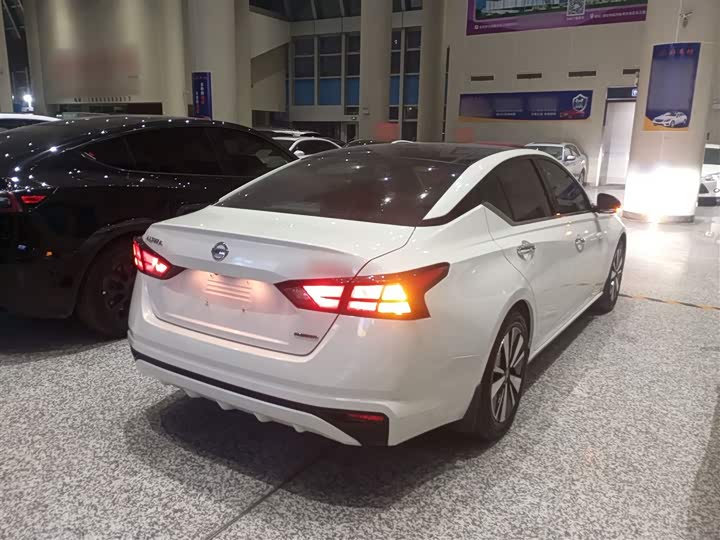 Фото 7 - Nissan Teana