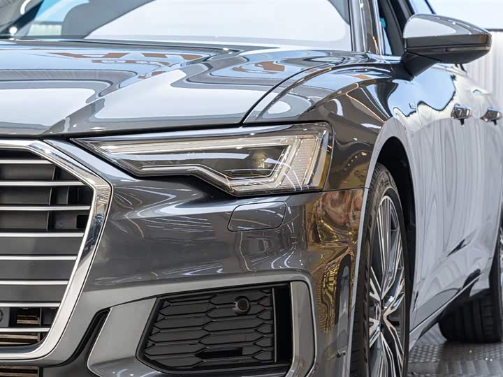 Фото 6 - Audi A6L