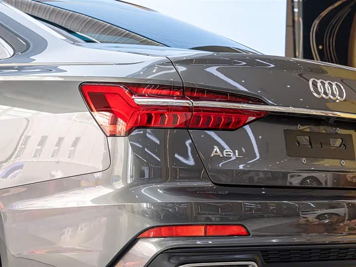 Фото 7 - Audi A6L