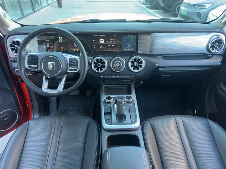 Фото 7 - Tank 300