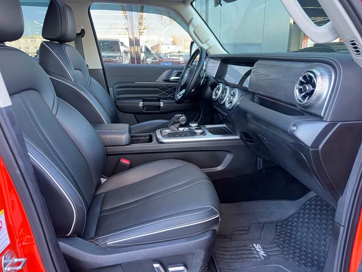 Фото 9 - Tank 300