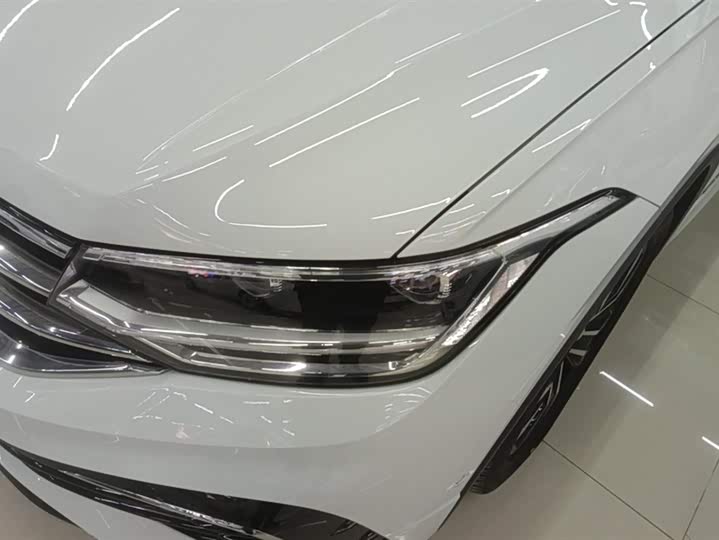 Фото 5 - Volkswagen Tiguan L Pro