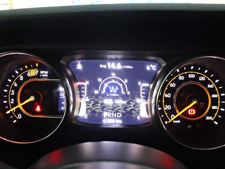 Фото 6 - Jeep Wrangler