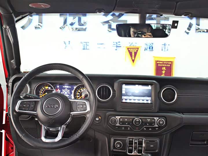 Фото 9 - Jeep Wrangler