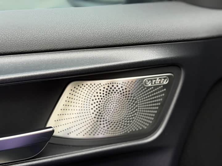 Фото 6 - Tank 300