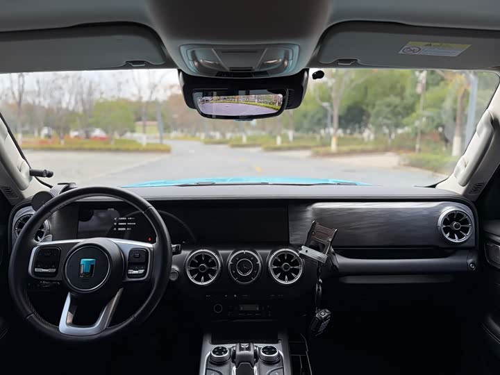 Фото 7 - Tank 300