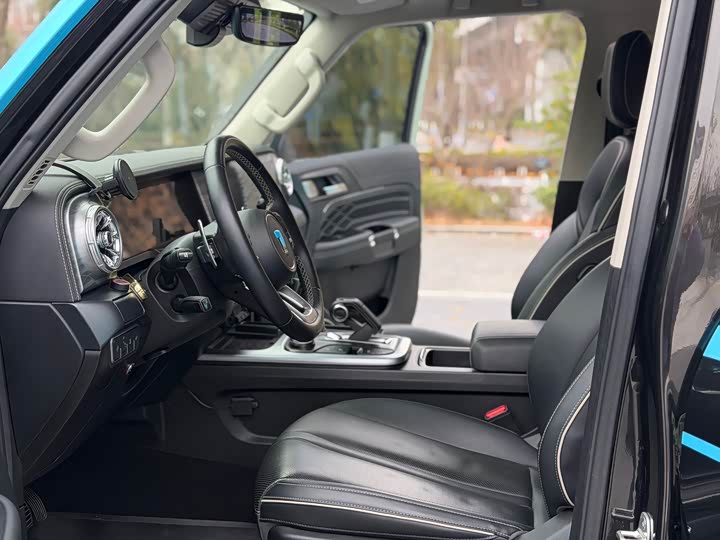 Фото 9 - Tank 300