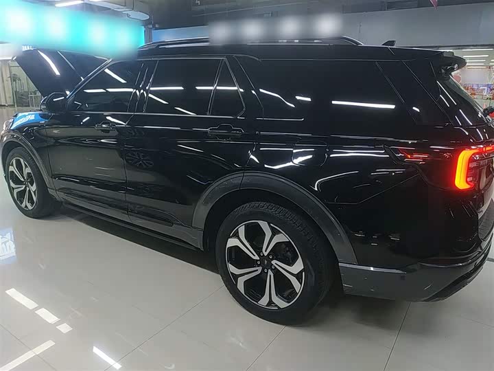 Фото 5 - Ford Explorer