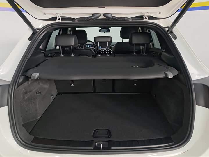 Фото 4 - Mercedes-Benz GLA-Class