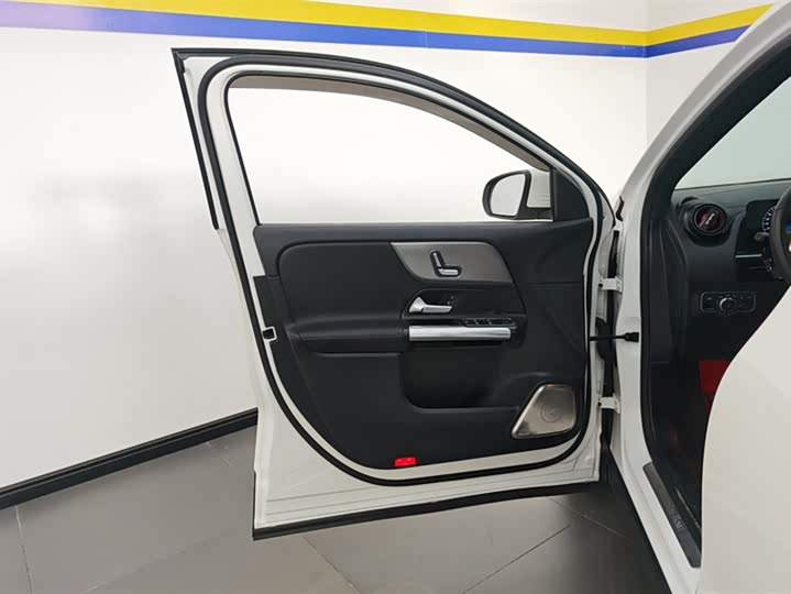 Фото 7 - Mercedes-Benz GLA-Class