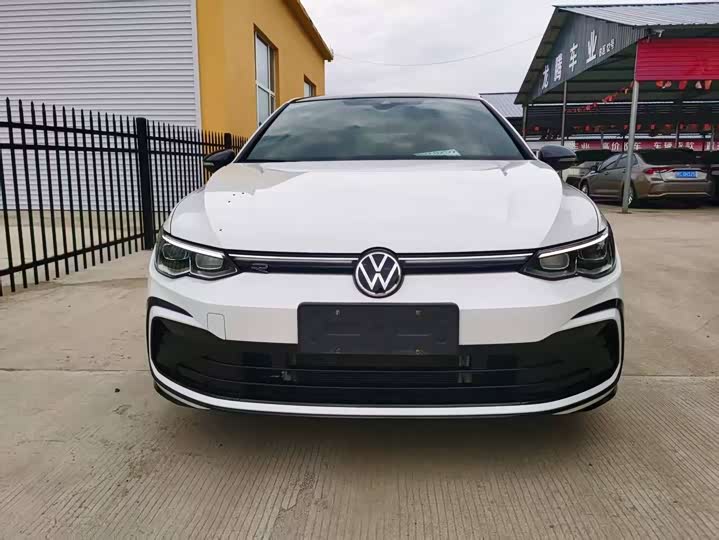 Фото 2 - Volkswagen Golf