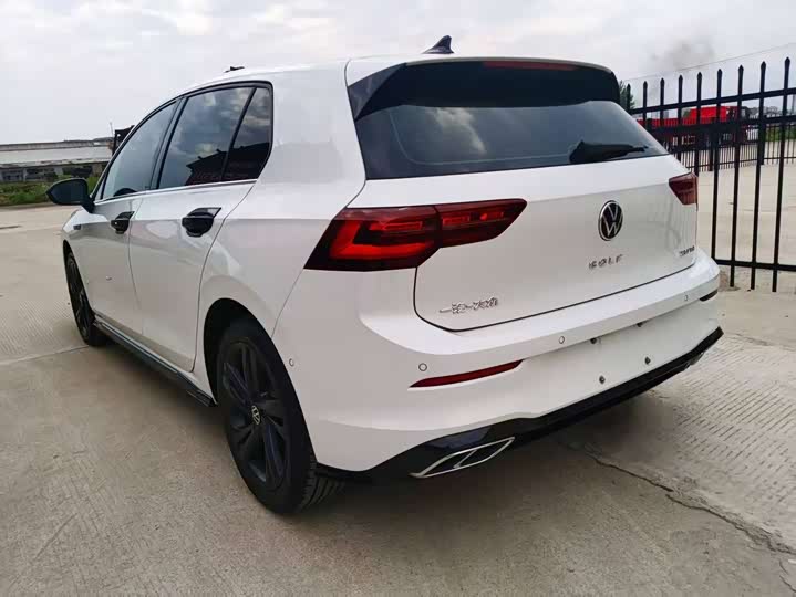 Фото 6 - Volkswagen Golf