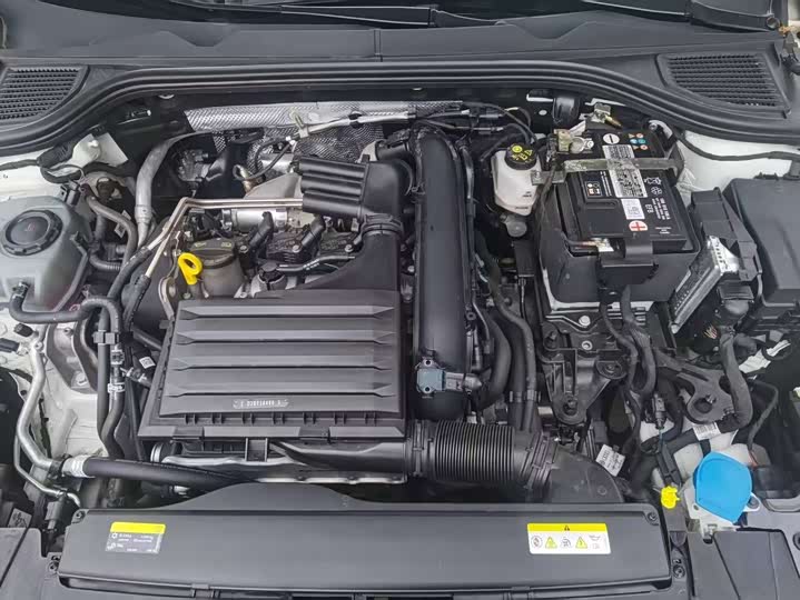 Фото 8 - Volkswagen Golf