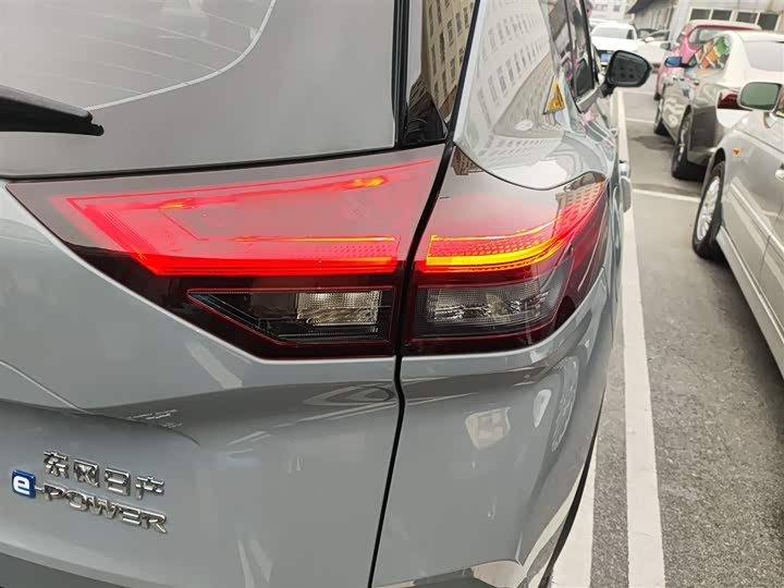 Фото 8 - Nissan X-Trail