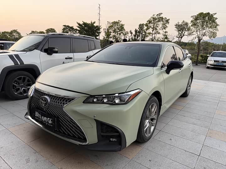 Фото 1 - Toyota Avalon