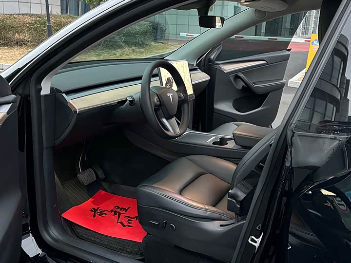 Фото 4 - Tesla Model Y
