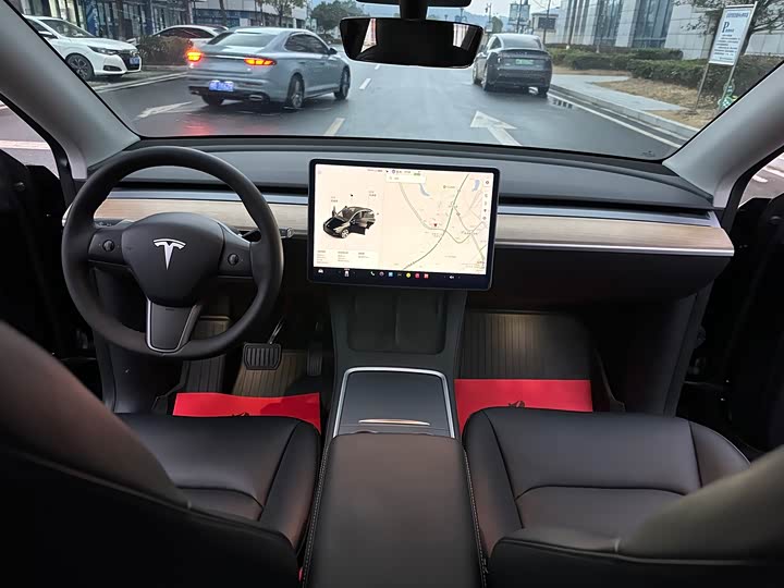 Фото 6 - Tesla Model Y