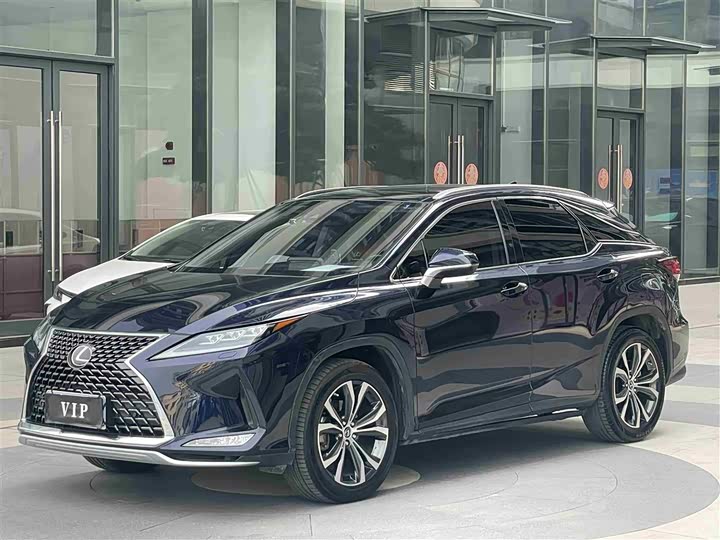 Фото 1 - Lexus RX