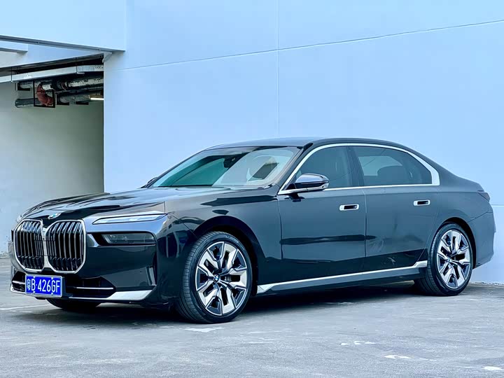 Фото 1 - BMW 7 Series