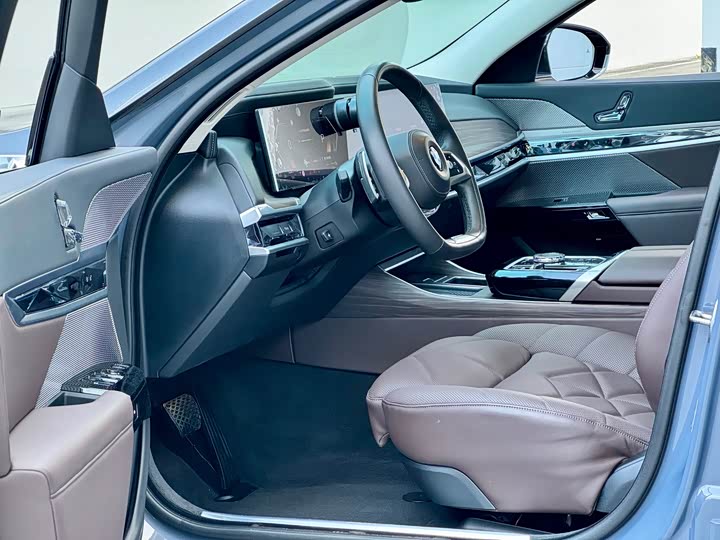 Фото 4 - BMW 7 Series