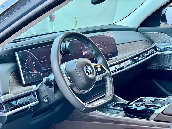 Фото 5 - BMW 7 Series