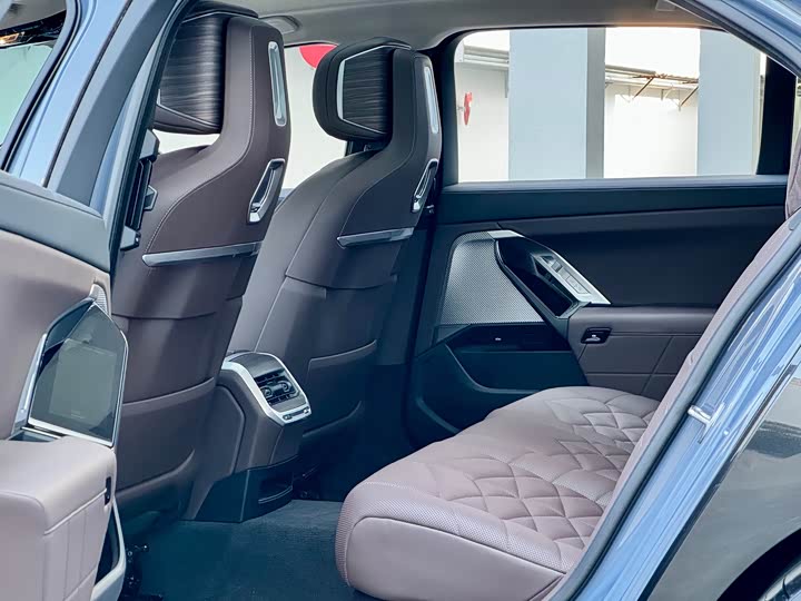 Фото 7 - BMW 7 Series