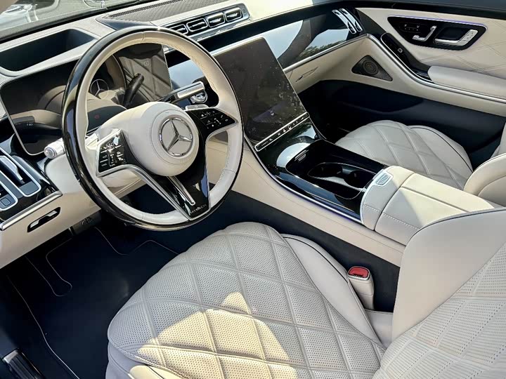 Фото 2 - Mercedes-Benz Maybach S-Class