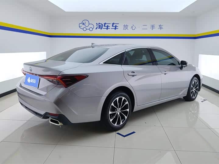 Фото 3 - Toyota Avalon