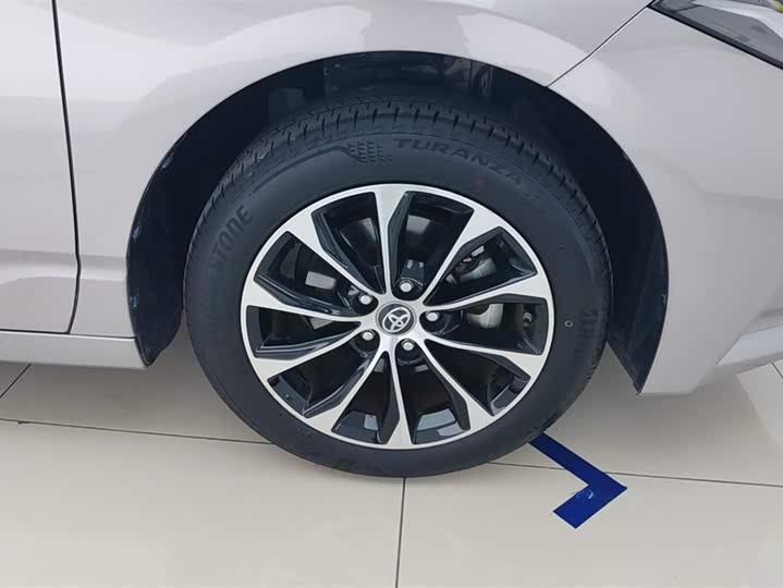 Фото 6 - Toyota Avalon