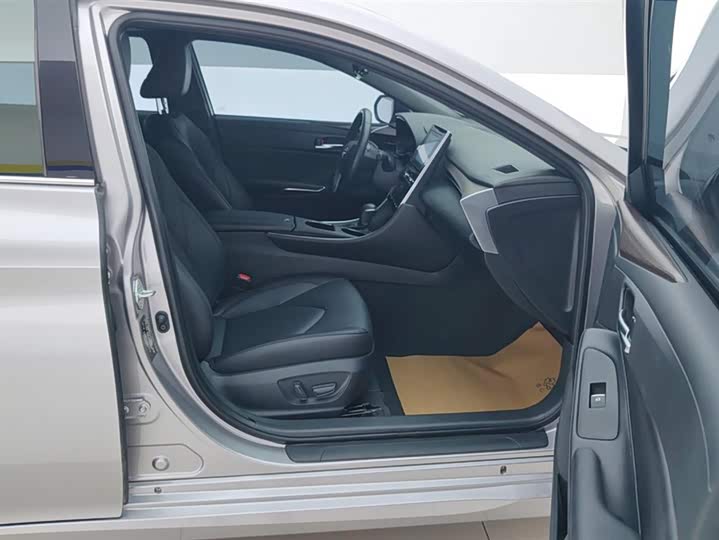 Фото 8 - Toyota Avalon