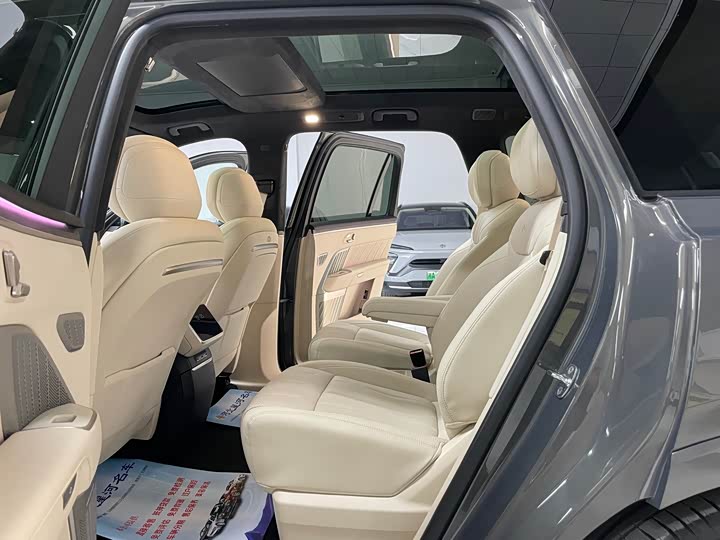 Фото 8 - Nio Onvo L90