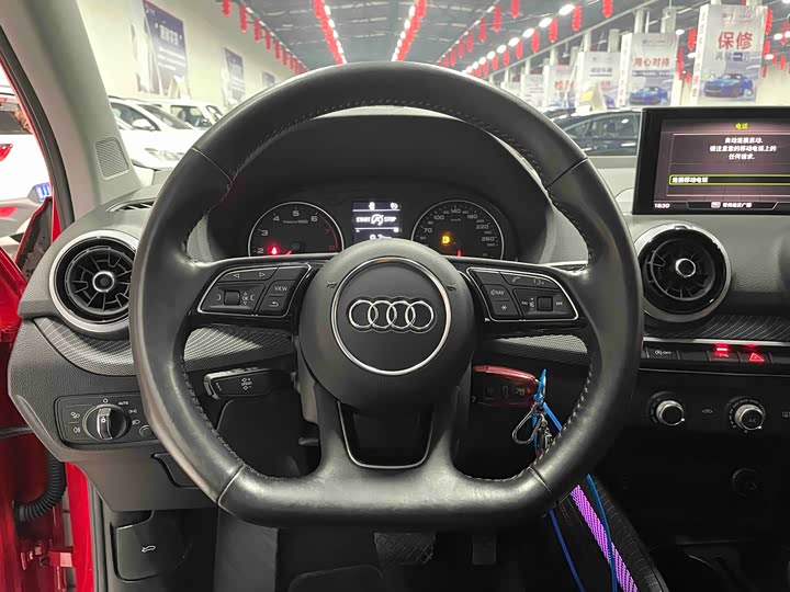 Фото 3 - Audi Q2L